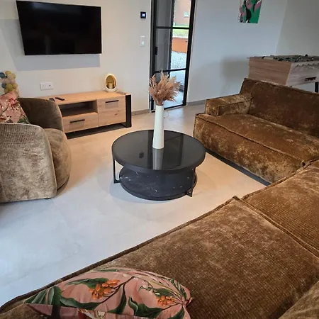 La Maison D'ines * נסון