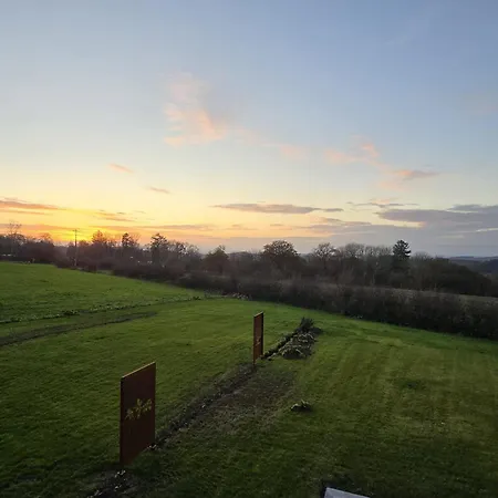 בית נופש La Maison D'ines *